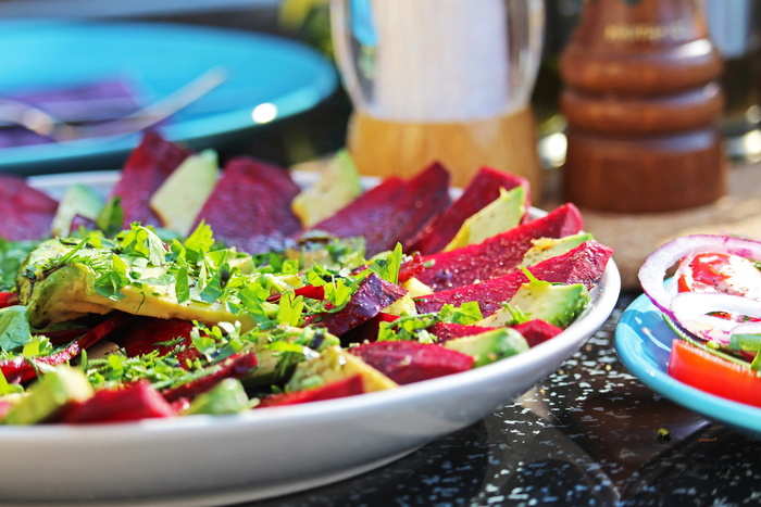 甜菜根，carpaccio，甜菜根carpaccio，沙拉，鳄梨，健康，食品，蔬菜
