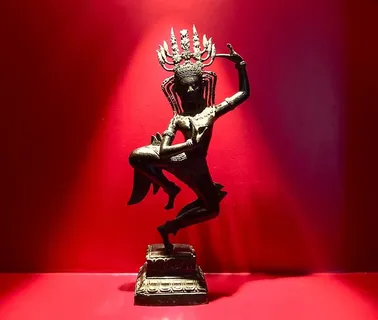 法国，巴黎，红色，红色背景，室内，彩色背景，摄影棚拍摄，舞蹈