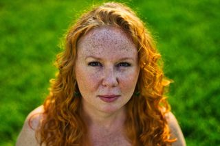 一位女士的特写照片