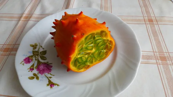 他们点头,水果,异国情调,黄瓜,带刺,食物,健康,饮食 他们点头,水果,异国情调,黄瓜,带刺,食物,健康,饮食