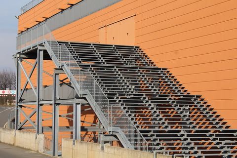 消防梯，安全梯，安全，楼梯，商场，紧急出口，金属，建筑