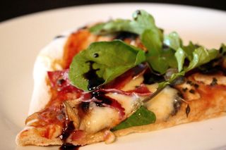 披萨、厨房、公寓、美食、意大利、即食餐、食品和饮料、食品