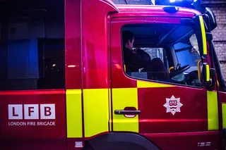 火灾，消防员，消防车，故障，红色，闪光灯，坐着，汽车