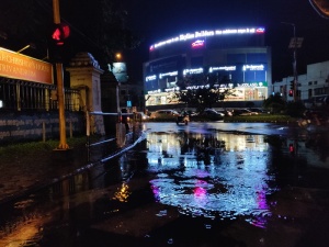 灯光、车辆、雨水、夜晚、夜生活、摄影、壁纸、安卓壁纸