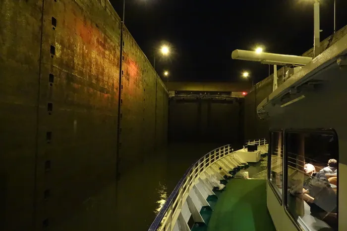 ms moldavia，多瑙河，洛克，奥滕斯海姆，傍晚，帕索维也纳，照明，室内