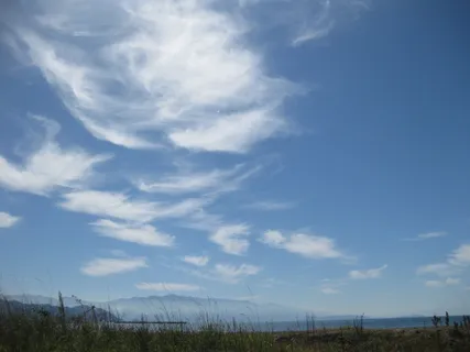 蓝色,天空,白色,云,秋天的天空,蓝色的天空,山人,田野 蓝色,天空,白色,云,秋天的天空,蓝色的天空,山人,田野