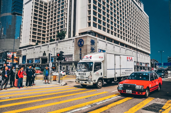 柏油路面、沥青、道路、运输、车辆、卡车、人员