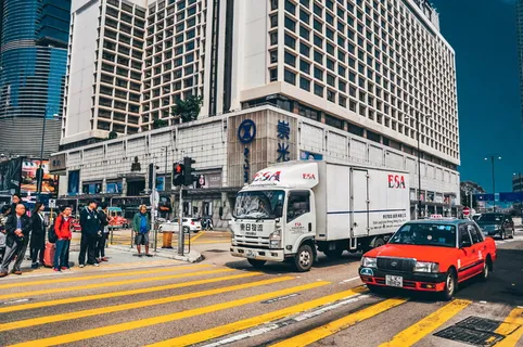 柏油路面、沥青、道路、运输、车辆、卡车、人员