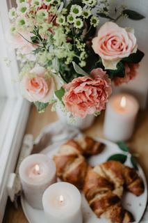 盘子里有两个面包