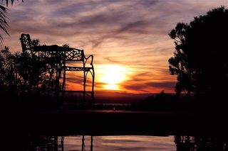 日落，长椅，泳池，视野，池边，池景，小山，夜晚