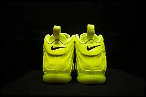 运动鞋，耐克，sneakerhead，鞋子，休闲，摄影棚拍摄，特写，霓虹灯颜色