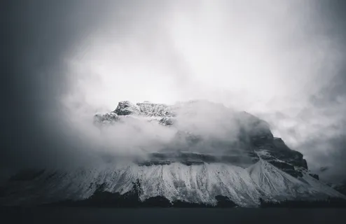 灰度摄影,山地,灰色,比例,照片,多云,天,高地 灰度摄影,山地,灰色,比例,照片,多云,天,高地