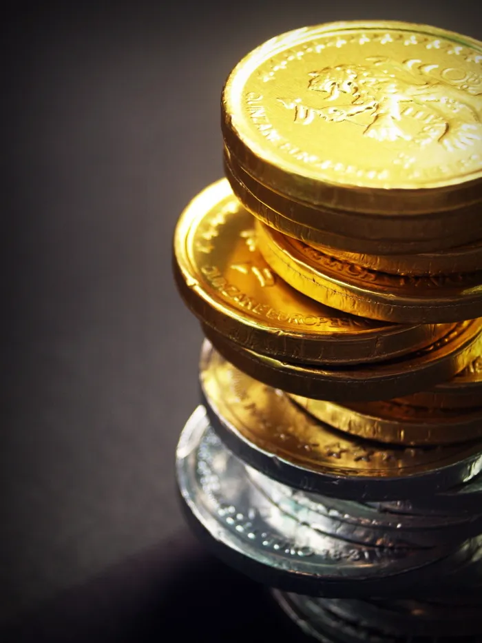 堆栈，黄金，银巧克力硬币，硬币，现金，孤立，塔，经济