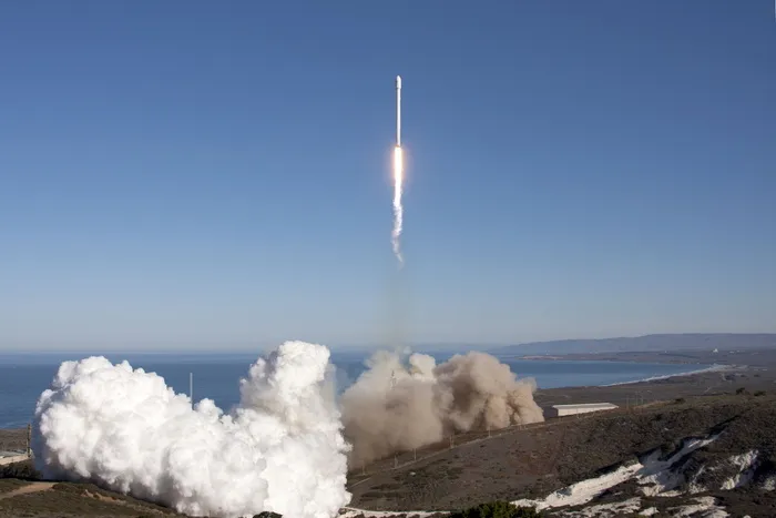 灰色，火箭，白天，火箭发射，Spacex，发射，发射，火焰