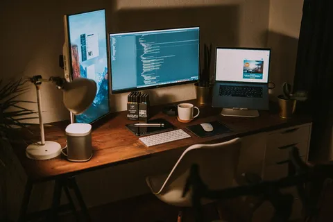 打开平板显示器和MacBook Pro 打开平板显示器和MacBook Pro