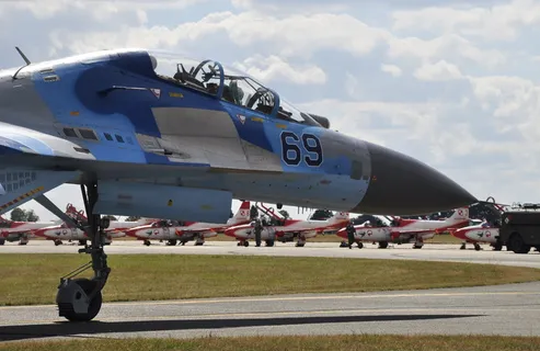 这架su-27,su27,展示了,航展,着陆,发动机,机翼 这架su-27,su27,展示了,航展,着陆,发动机,机翼