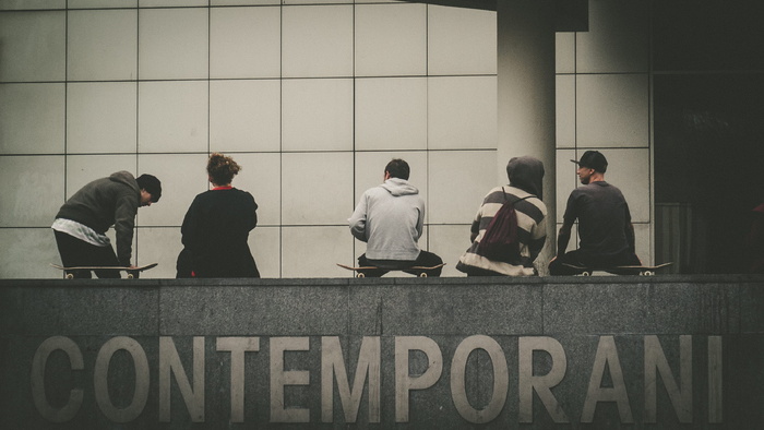 西班牙，巴塞罗那，巴塞罗那当代艺术博物馆，人物，生活，年轻，青年，谈话