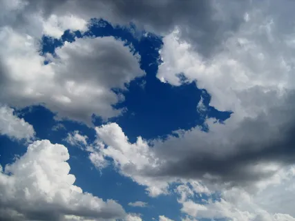 云,白色,蓬松,蓝色,天空,多云,白天,天气 云,白色,蓬松,蓝色,天空,多云,白天,天气