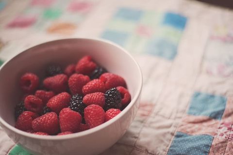 覆盆子，黑莓，浆果，碗，复古，被子，粉色，食物