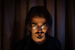 眼镜，眼镜，肖像，面部头发，正视图，一个人，头像，胡子