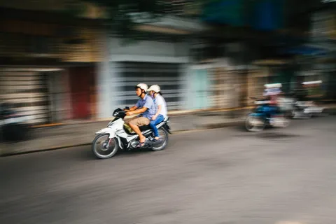 平移,摄影,男人,女人,骑马,摩托车,人,女人 平移,摄影,男人,女人,骑马,摩托车,人,女人