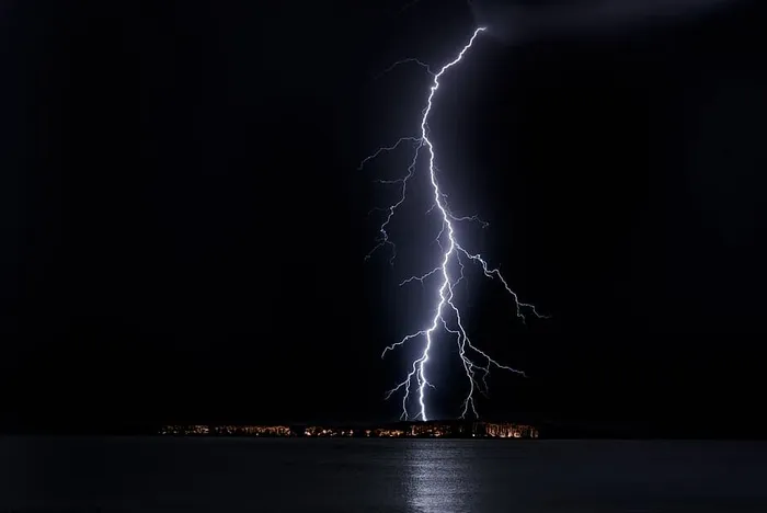 雷击城市