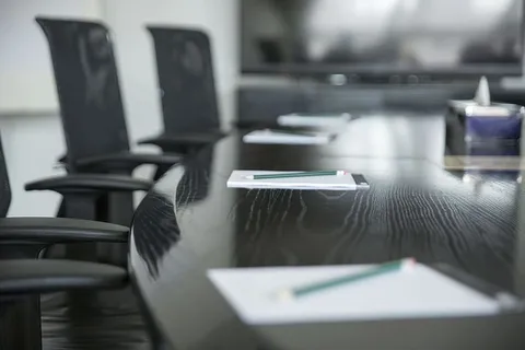 灰色、桌子、椅子、钢笔、IOC中心、会议室、会议室、选择性聚焦 灰色、桌子、椅子、钢笔、IOC中心、会议室、会议室、选择性聚焦