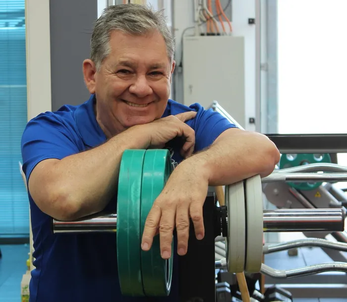 男人，倾斜，绿色，哑铃，健身，肖像，老人，教练