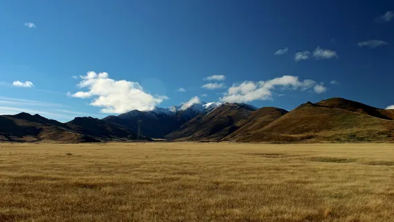 山、草、自然、景观、高地、蓝色、天空、云 山、草、自然、景观、高地、蓝色、天空、云