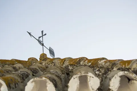 Veleta,屋顶,风,天空,风向,风向标,建筑,建筑和建筑物 Veleta,屋顶,风,天空,风向,风向标,建筑,建筑和建筑物