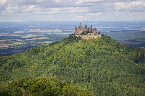 swabian alb,hohenzollern,hohenzollern castle,alb eaves,hechingen,eaves,castle,plant swabian alb,hohenzollern,hohenzollern castle,alb eaves,hechingen,eaves,castle,plant