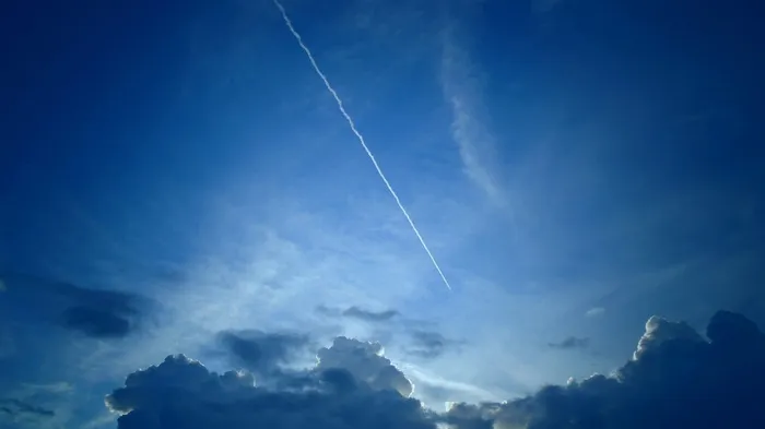 蓝色，天空，云，蓝天，飞机，蓝色，天空，壮观，轨迹