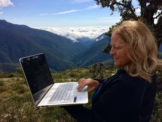 秘鲁、查拉班巴、icloud、亚马逊云森林、云中、云上、上传到云、云计算