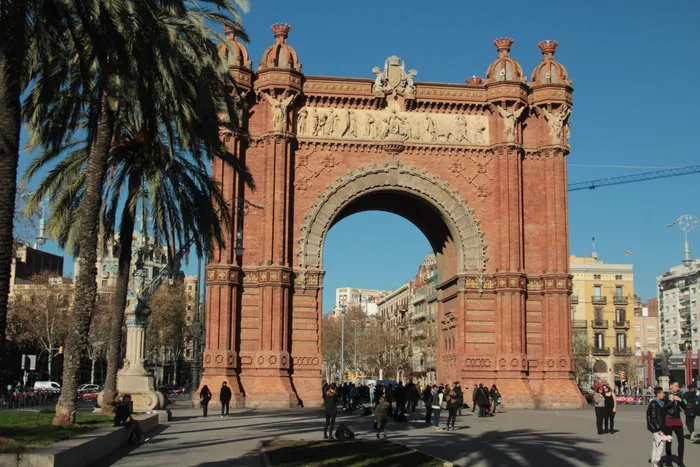 巴塞罗那，西班牙，巴塞罗那三角公园，街道，纪念碑，城市景观，景观，凯旋门