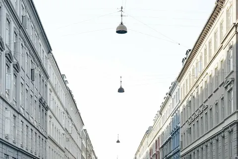 白色建筑，低，天使，照片，灰色，油漆，建筑，白天