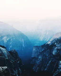 阴天下的雪山 阴天下的雪山