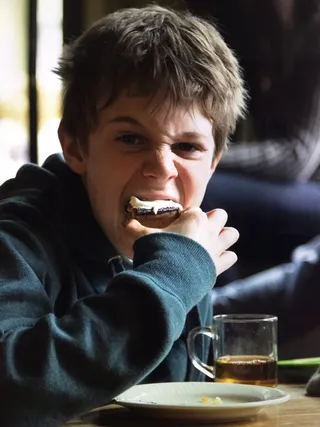 食物，享受，饥饿，美味，饥饿，食物和饮料，一个人，肖像