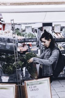 荷兰、阿姆斯特丹、noordermarkt、街市、精选、蔬菜、欧芹、女孩