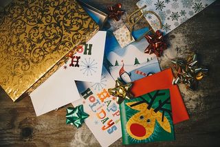 节日贺卡和礼品包装照片