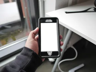 手机，手机，电子产品，手机，人，人，适配器，显示器