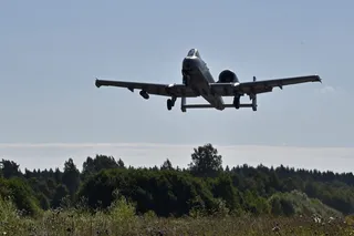 a-10c霹雳ii，飞机，航空，疣猪，着陆，公路，爱沙尼亚，飞行器