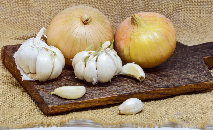 洋葱、大蒜、砧板、食品、蔬菜、素食者、配料、生的