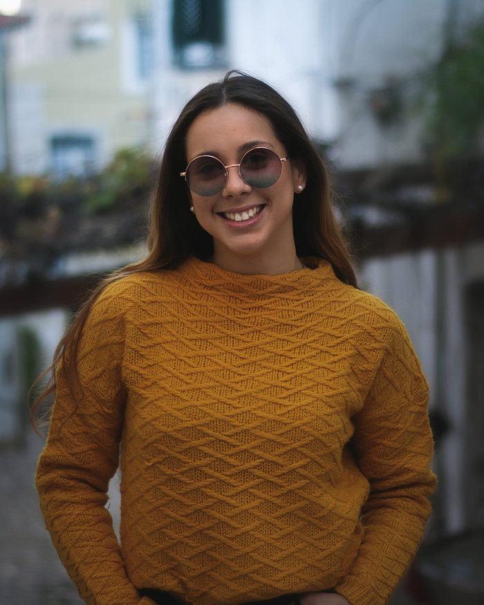 微笑，一个人，看着相机，幸福，肖像，前视，眼镜，时尚