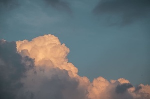 天空中的云