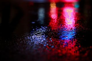 夜晚，户外，烟花，五彩纸屑，纸张，人行道，小路，人行道