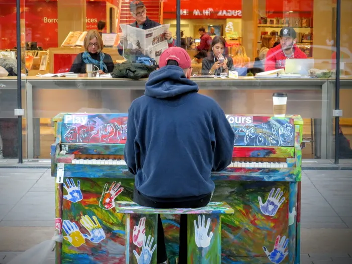 波士顿，美国，波士顿公共图书馆，音乐，人物，钢琴，街头，演奏