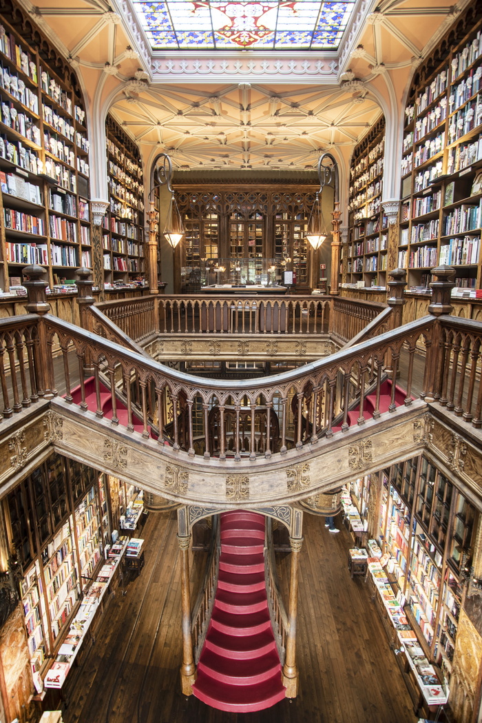 livraria lello，波尔图，书店，历史，jk rolling，ivo rainha，建筑，室内