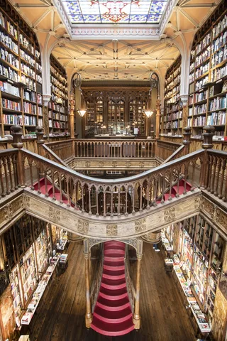 livraria lello，波尔图，书店，历史，jk rolling，ivo rainha，建筑，室内