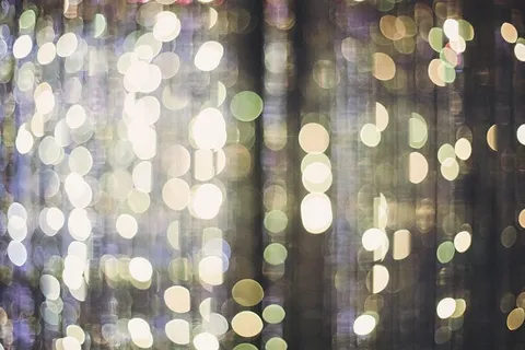 家居装饰，照明，窗帘，窗户，窗帘，灯光，照明，城市