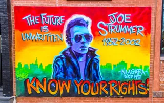 海报，广告，人，人，配件，太阳镜，配件，纸